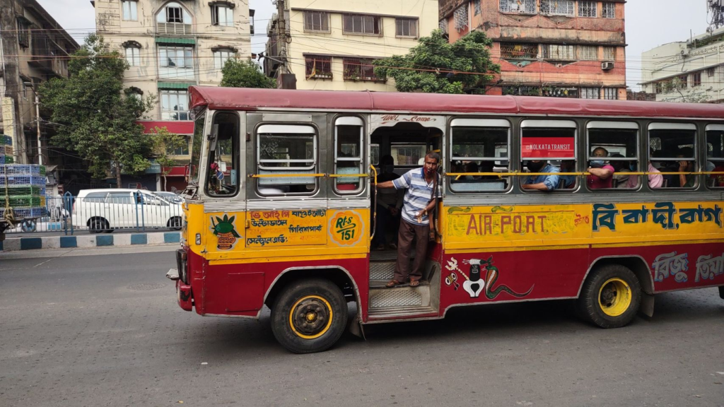 The RT-151 from Airport 1No to B.B.D. Bag Route. 20 image
