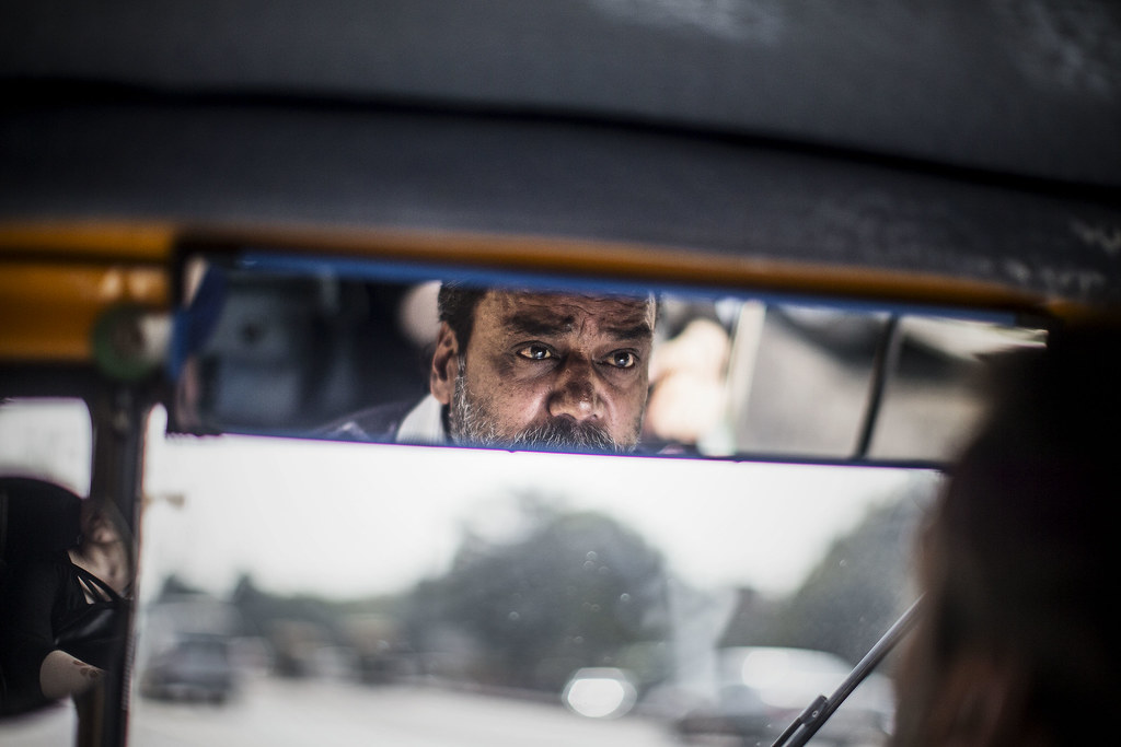 Kolkata: Autos fleece commuters after drop in bus services | Kolkata News - KOLKATA DEKHO 19 Auto Flees