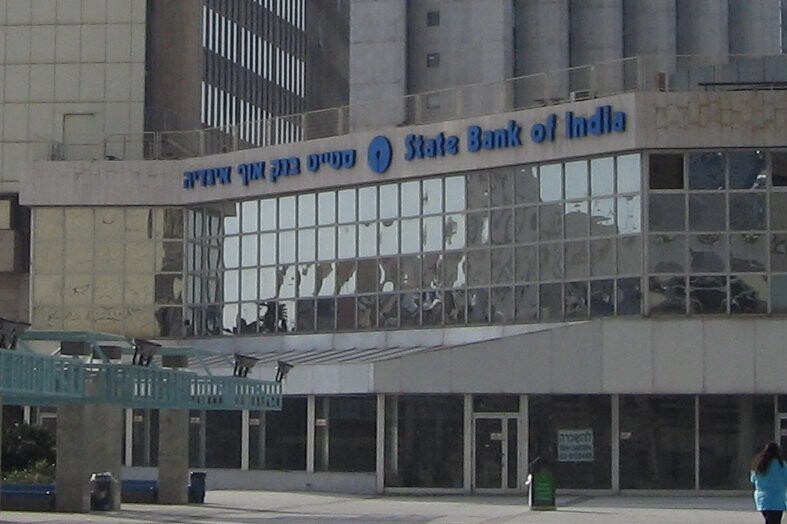 Bank Holiday Alert! Banks will be closed for 4 days next week, check list here 19 bank