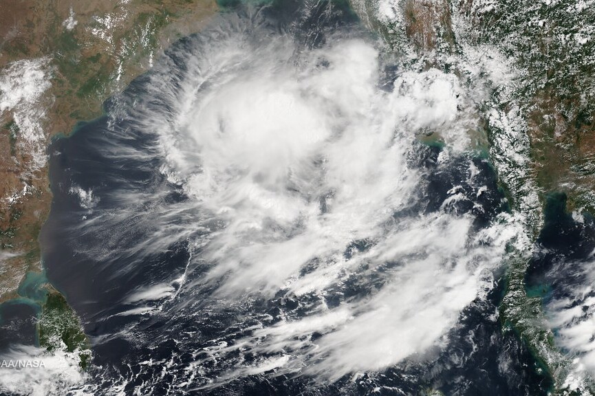 Cyclone Tauktae intensifies after ploughing through coastal Kerala, Ktka, Goa; 6 dead; Gujarat braces for impact 19 Severe Cyclone Remal Warning for India and Bangladeshe