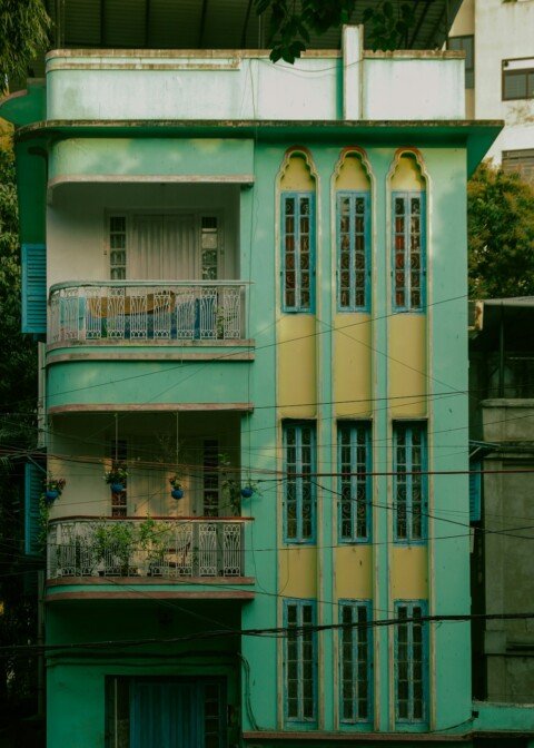 Residential apartment building in Kolkata, representing rented flat living compared to PG accommodation