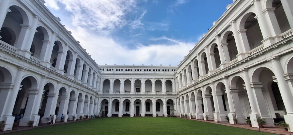 Heritage colonial-era academic building similar to Presidency University's historic College Street campus in Kolkata